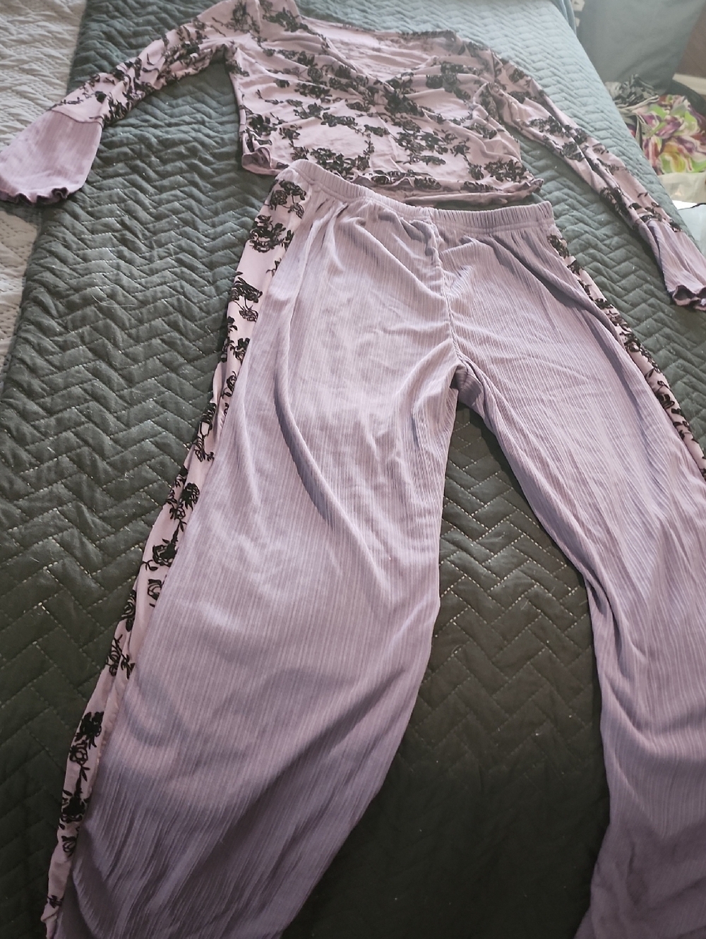 Xhilaration Lavender Floral Long-Sleeve Pajama Set with Black Accents - Picture 2 of 6